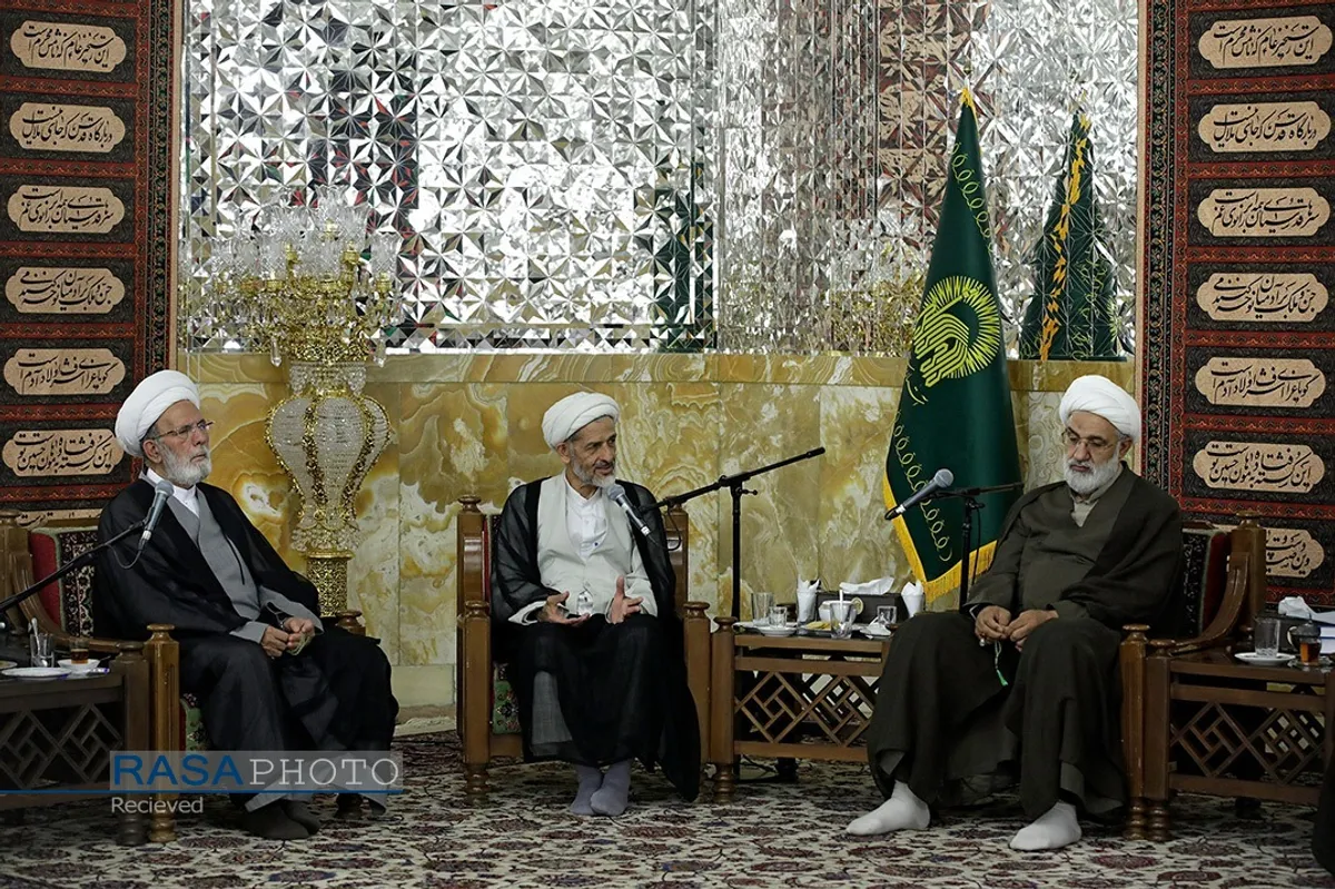 دیدار اساتید مدرسه تابستانه "دارالعلم" طلاب با تولیت آستان قدس رضوی