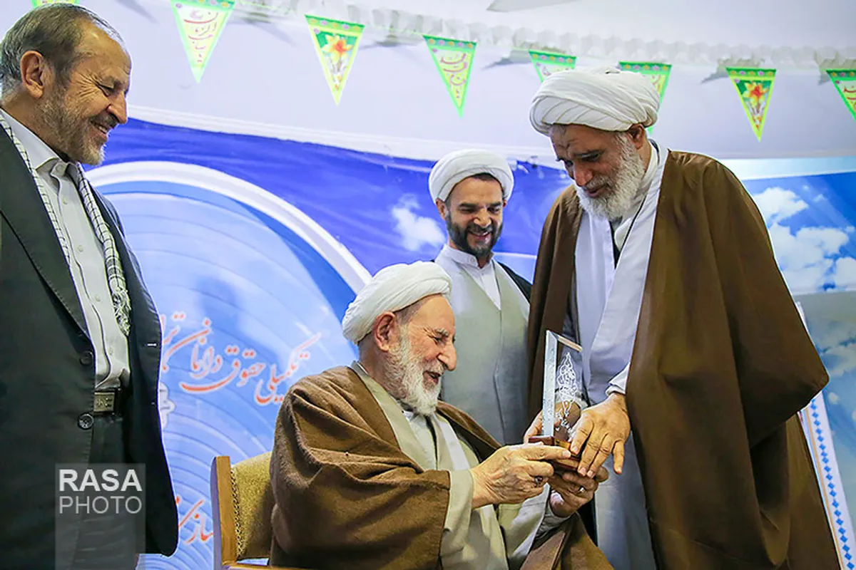 تصاویری از مرحوم آیت الله یزدی
