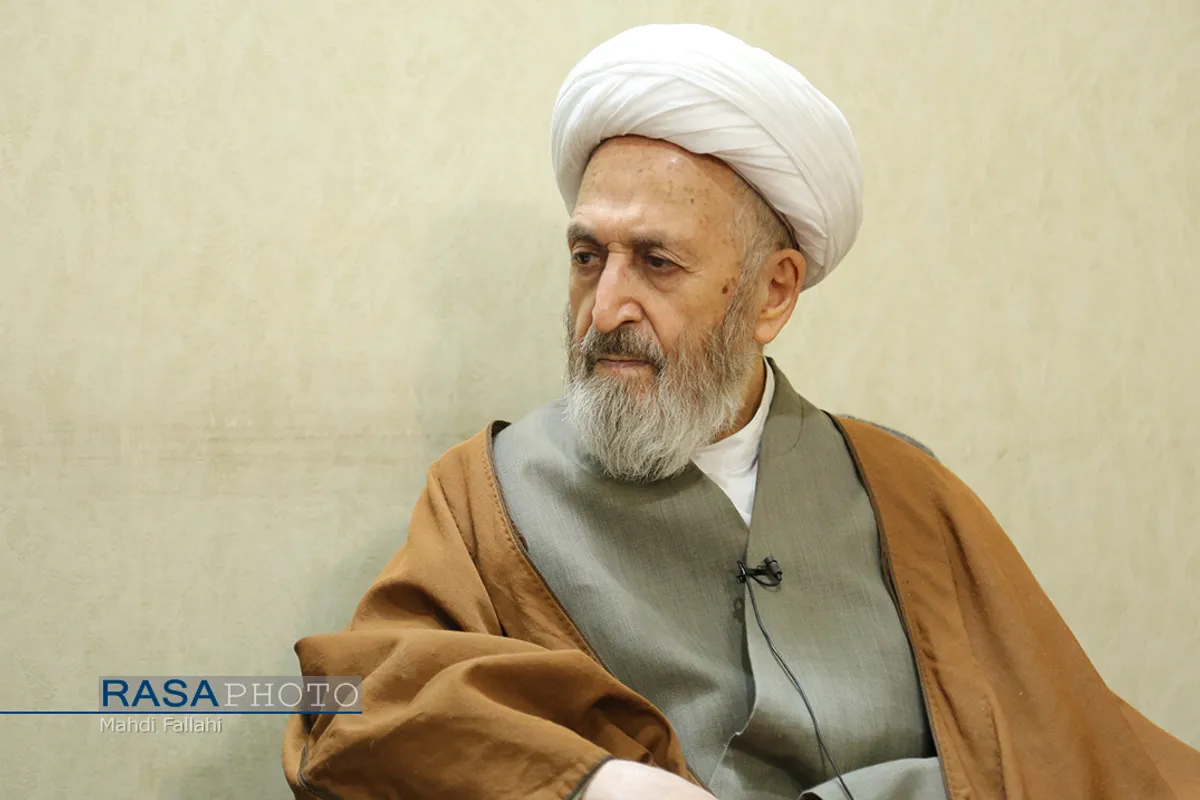 دیدار حجت الاسلام والمسلمین واعظی و دست اندرکاران همایش "نظریه علم اسلامی و کاربست آن در نظام آموزش و پرورش" با حضرت آیت الله سبحانی&lrm;