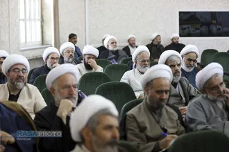 نشست دبیر شورای عالی حوزه&zwnj; با نمایندگان طلاب و فضلای حوزه علمیه قم