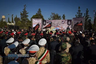 تشییع ۱۵ شهید دفاع مقدس در شیراز