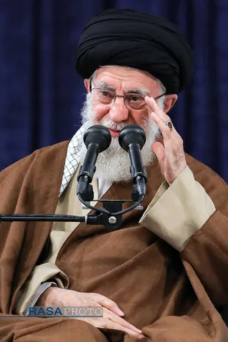 دیدار دست&zwnj;اندرکاران برگزاری کنگره ملی شهدای استان لرستان با مقام معظم رهبری