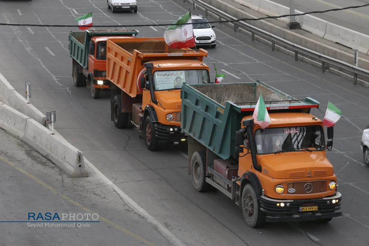 بیعت کامیون&zwnj;داران استان قم با رهبر معظم انقلاب