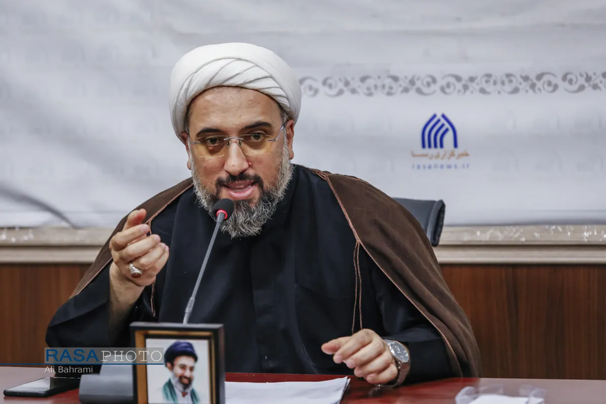 نشست بازخوانی خونخواهی رهبر شهید انقلاب از منظر مطالعات قرآنی و روایی
