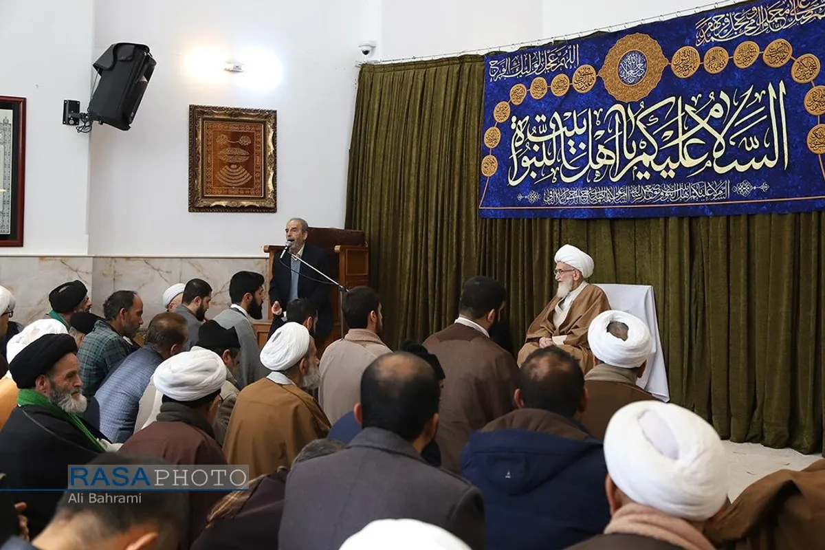 جشن عمامه&zwnj;گذاری طلاب در بیوت مراجع تقلید به&zwnj;مناسبت روز میلاد حضرت زهرا (سلام&zwnj;الله&zwnj;علیها)