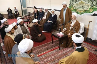 جشن عمامه&zwnj;گذاری طلاب در بیوت مراجع تقلید به&zwnj;مناسبت روز میلاد حضرت زهرا (سلام&zwnj;الله&zwnj;علیها)