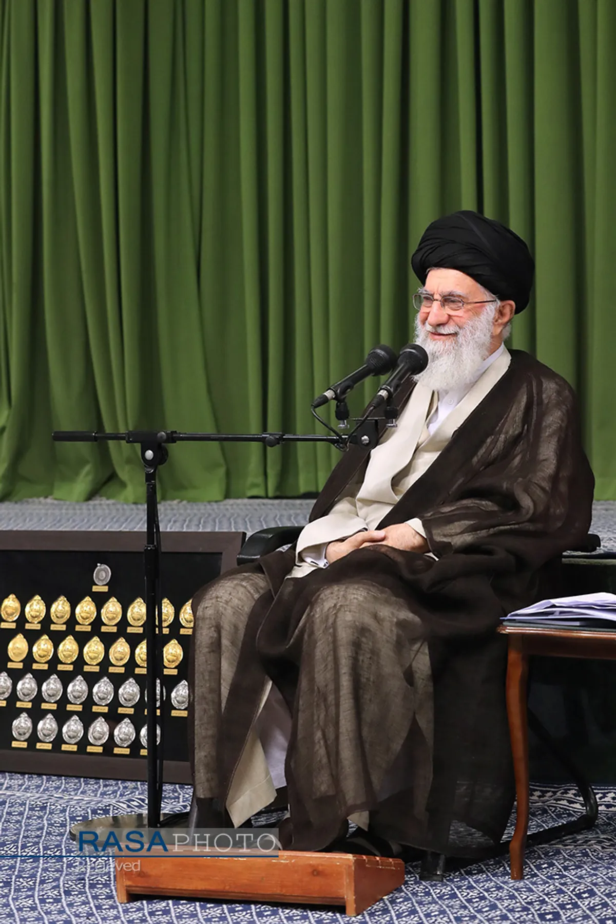 دیدار مدال&zwnj;آوران المپیاد&zwnj;های علمی و اعضای تیم ملی والیبال جوانان با رهبر انقلاب
