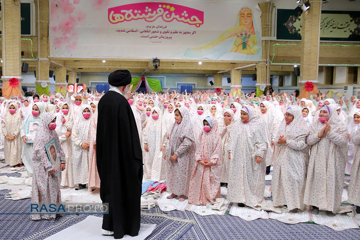 مراسم جشن تکلیف دختران دانش&zwnj;آموز با حضور مقام معظم رهبری