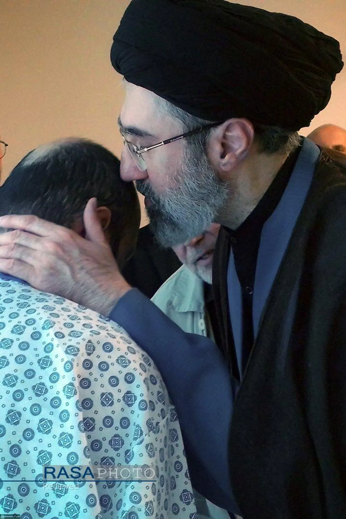 عیادت فرزندان رهبر انقلاب از مجروحان لبنانی و رزمندگان حزب&zwnj;الله