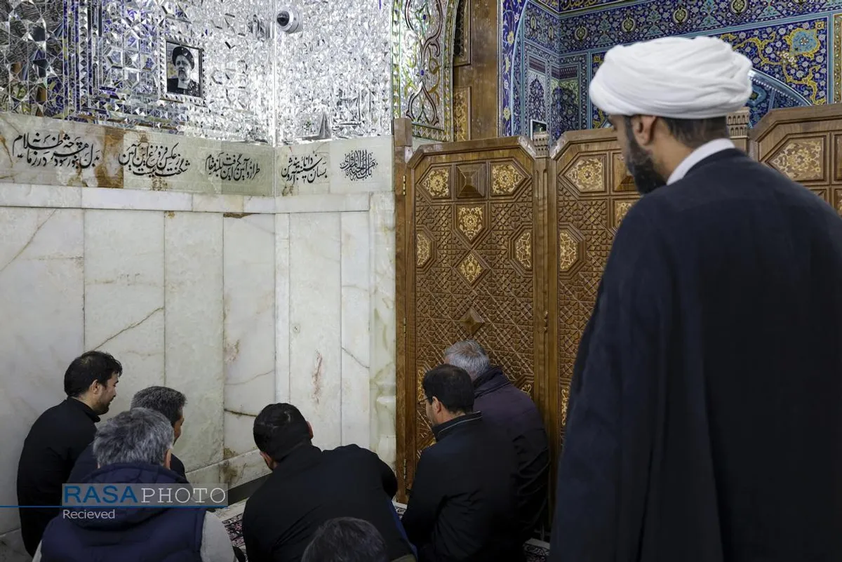 غم و اندوه زائران حضرت امام رضا (ع) در پی اعلام خبر شهادت رهبر معظم انقلاب