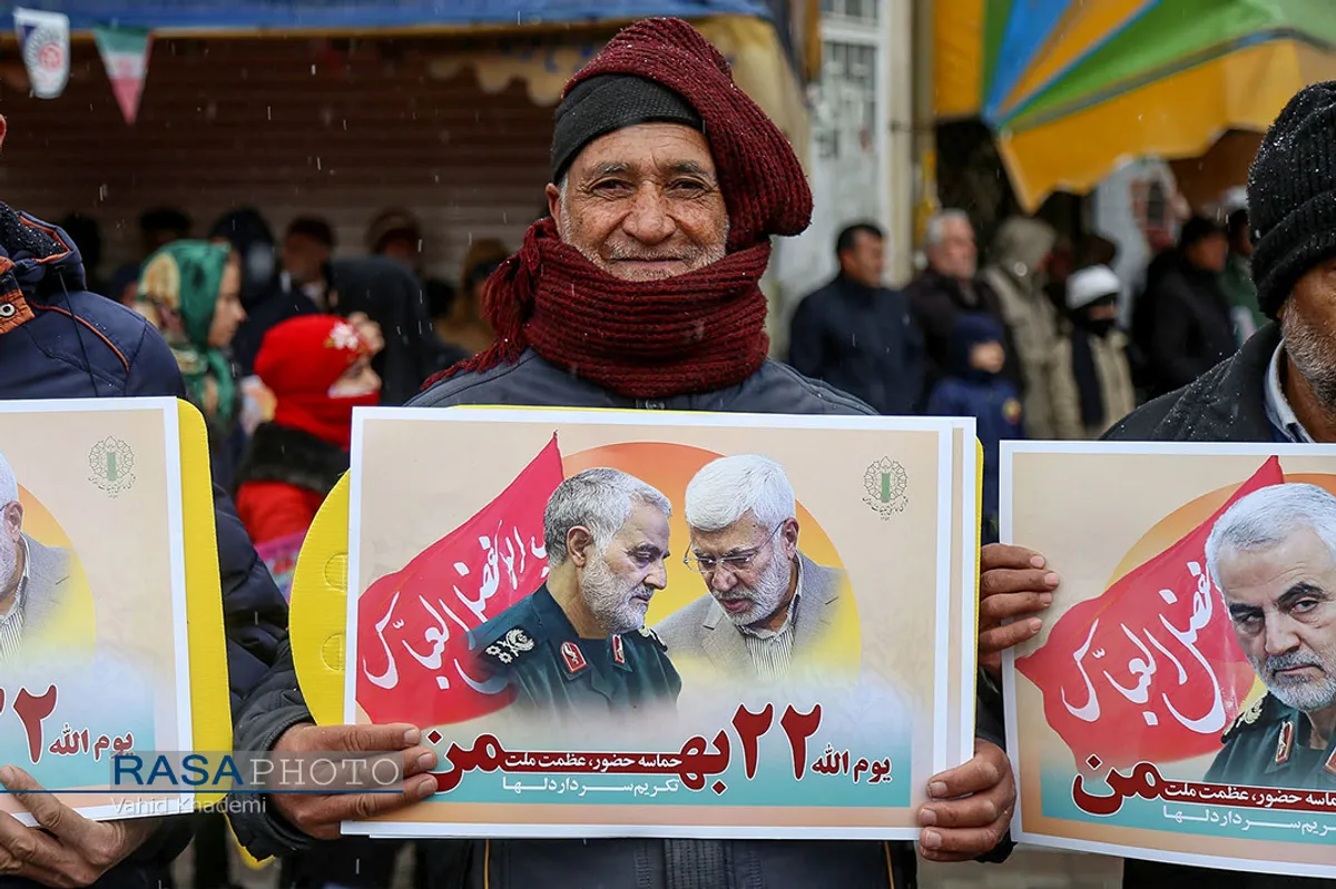 حضور سردار شهید حاج قاسم سلیمانی در راهپیمایی ۲۲ بهمن ۱۳۹۸