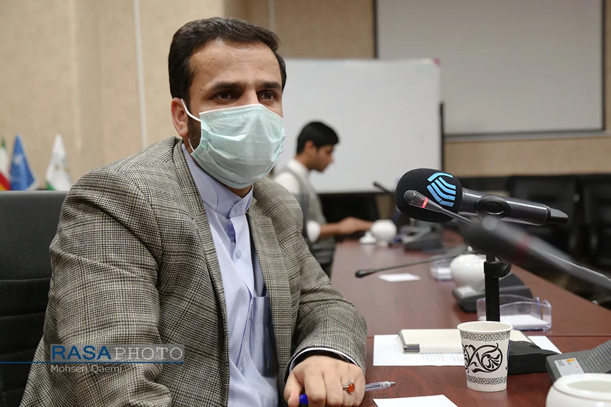 تجلیل از طلبه جهادی فعال در بیمارستان&zwnj;های کرونایی به مناسبت روز پرستار