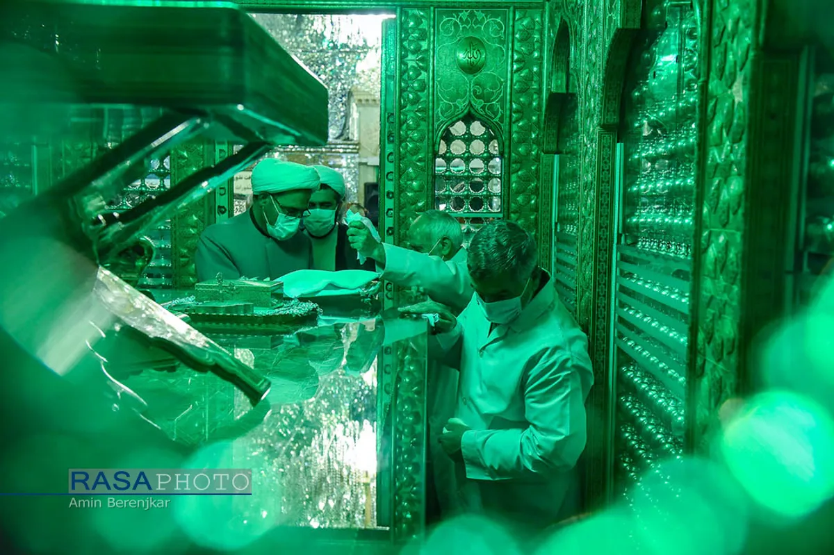 آیین گلاب شویی مضجع شریف حضرت احمدبن موسی الکاظم (ع) &lrm;&lrm;
