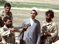سنگرنشینی در لباس تبلیغ؛ انتشار تصاویر دیده نشده حجت‌الاسلام خلیلی یزدی در جبهه‌های نبرد