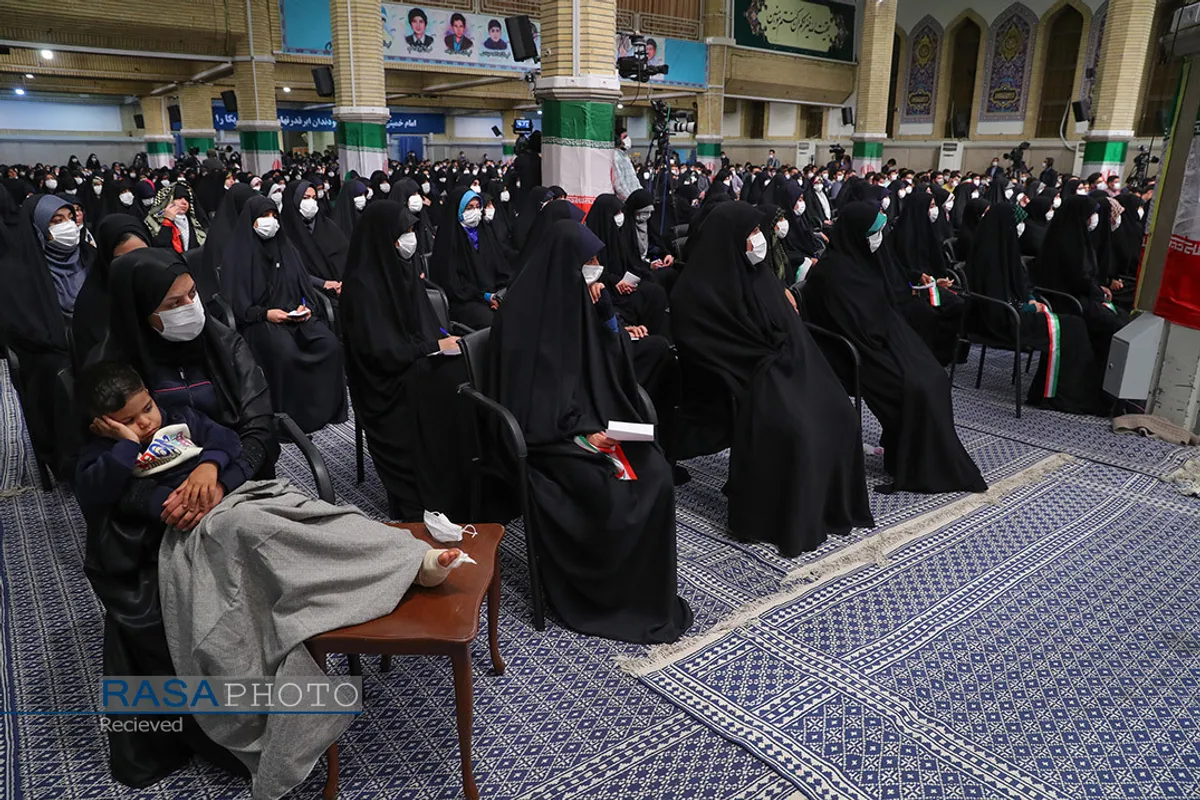 دیدار جمعی از دانش&zwnj;آموزان با مقام معظم رهبری1
