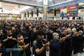 نماز جماعت و عزاداری ظهر عاشورای حسینی در قم