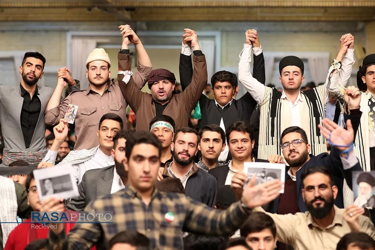 دیدار دانش&zwnj;آموزان و دانشجویان با مقام معظم رهبری