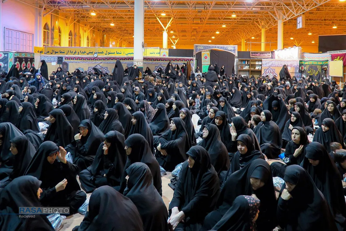 اولین شب عزاداری حضرت اباعبدالله الحسین (علیه&zwnj;السلام) با حضور رهبر انقلاب