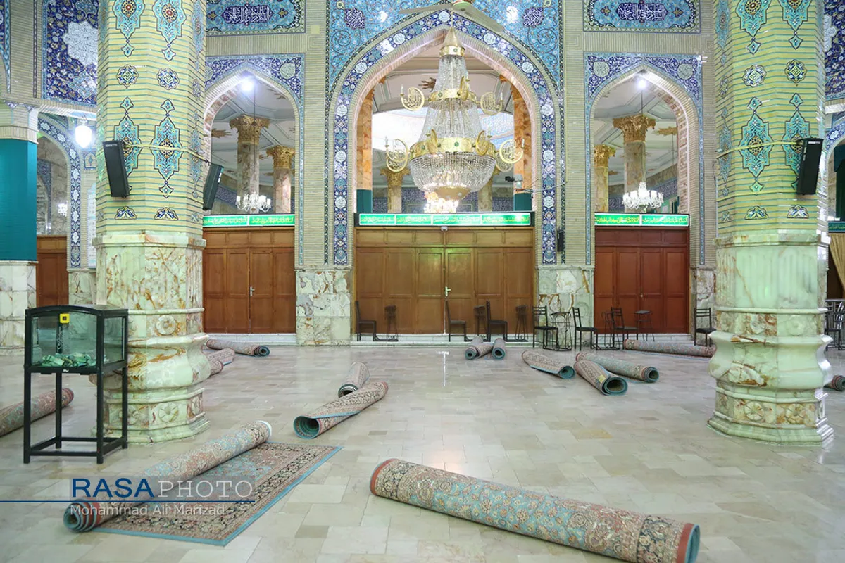 غبار روبی مسجد مقدس جمکران در آغاز دهه مهدویت