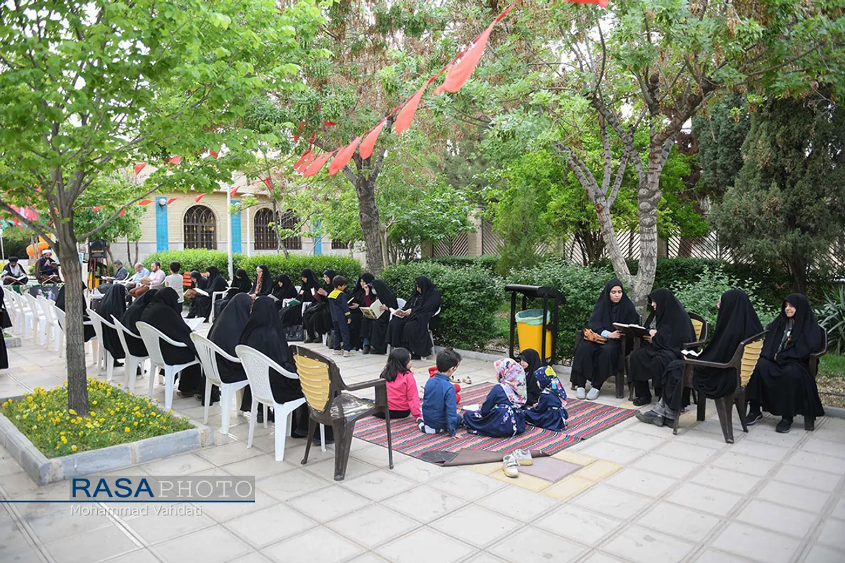 جزء&zwnj;خوانی قرآن کریم در بوستان بنفشه قم