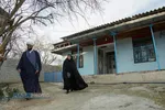 بعضی از روز ها برای زیارت امام زاده مدفون در این روستا همراه همسرش به زیارت این امام زاده می رود