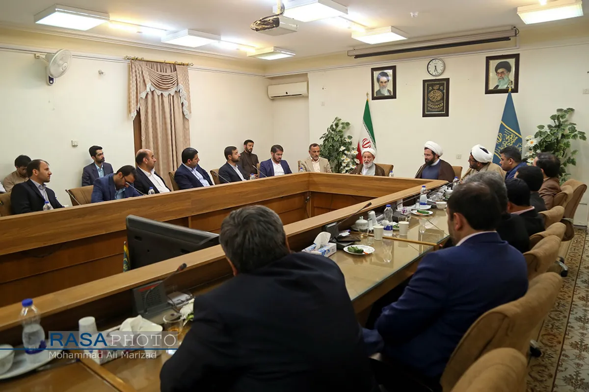 دیدار جمعی از دادستان&zwnj;های قوه قضاییه با آیت الله یزدی رئیس جامعه مدرسین&lrm;