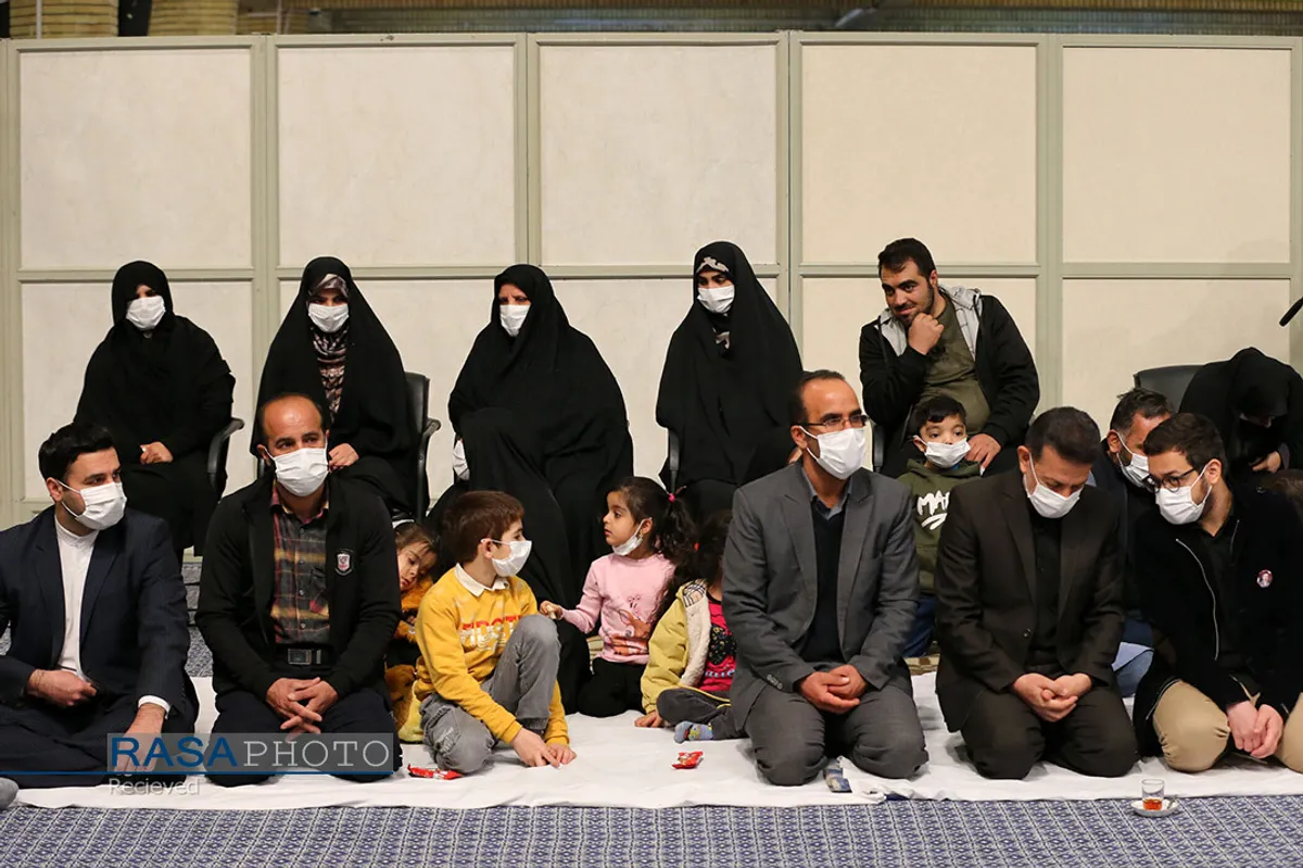 دیدار خانواده شهدای حادثه&zwnj; تروریستی شاهچراغ شیراز با رهبر معظم انقلاب