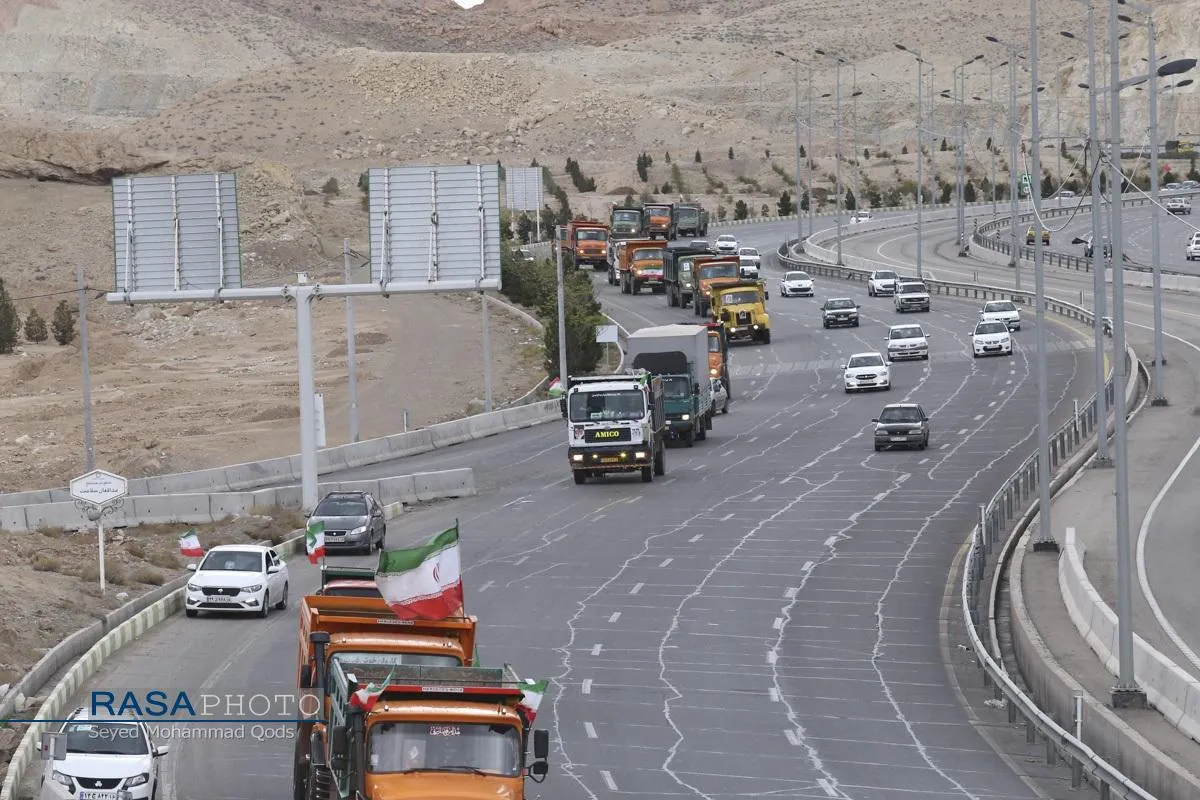بیعت کامیون&zwnj;داران استان قم با رهبر معظم انقلاب