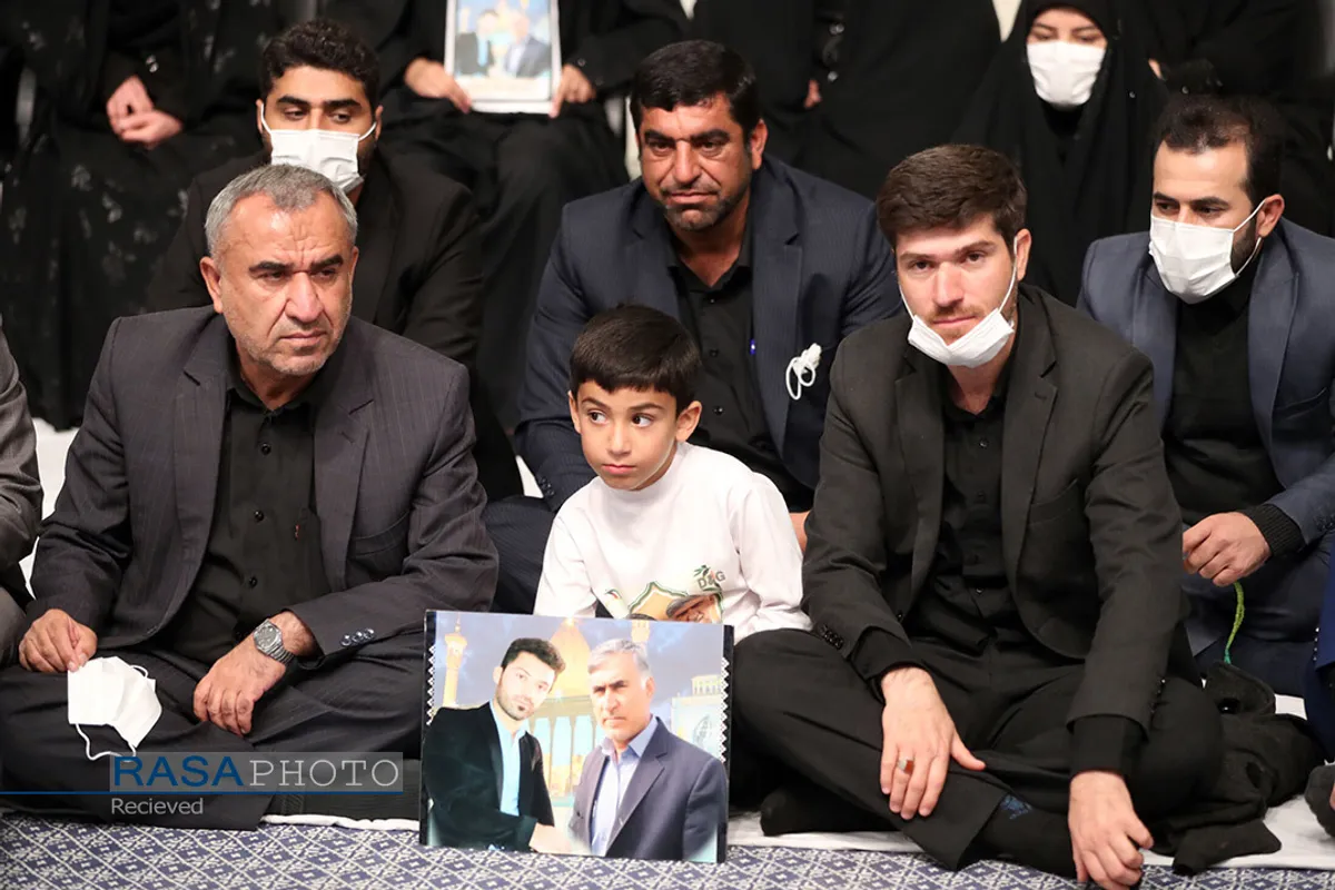 دیدار خانواده شهدای حادثه&zwnj; تروریستی شاهچراغ شیراز با رهبر معظم انقلاب