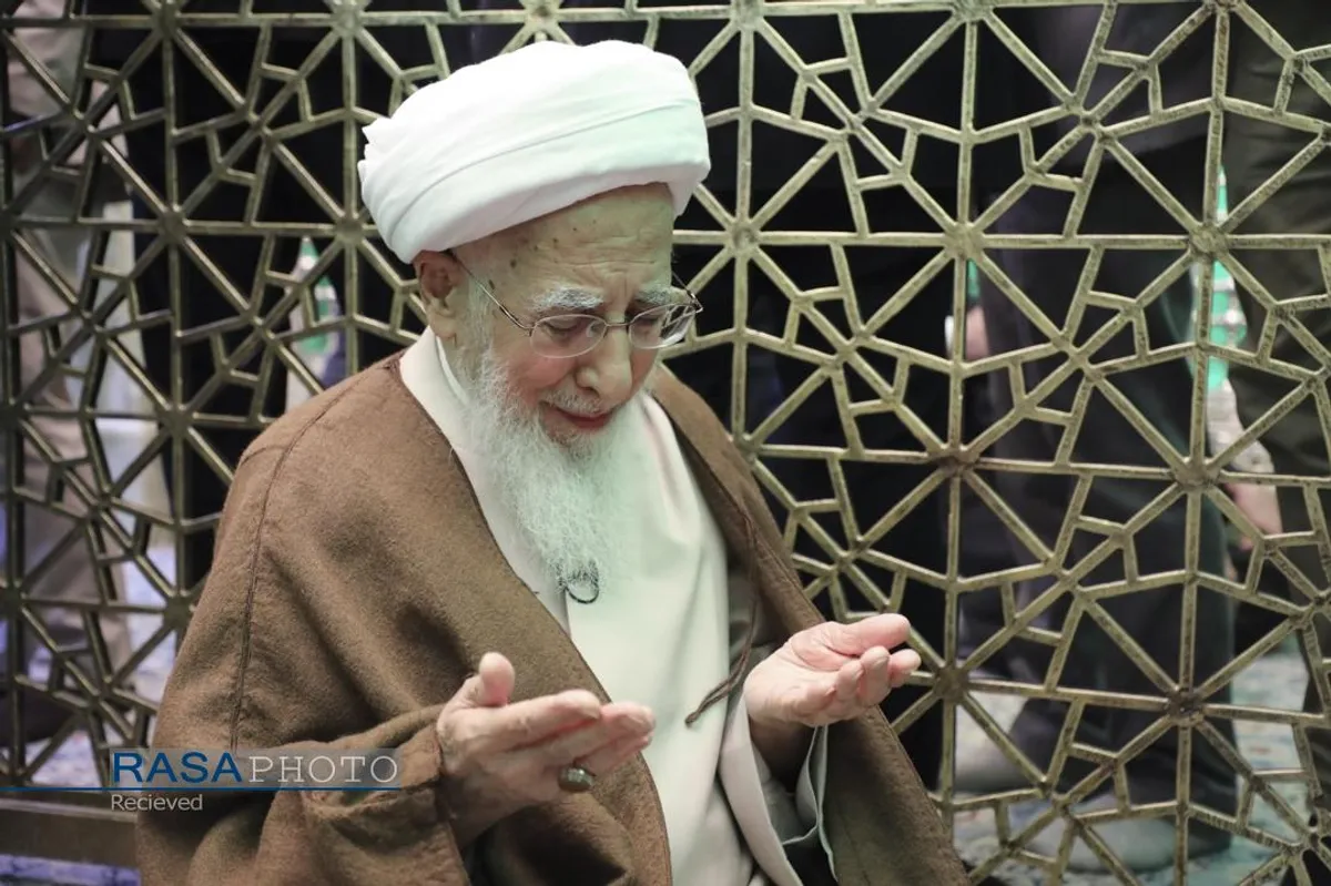 تشرف حضرت آیت الله جوادی آملی به حرم امامین عسکریین (علیهم السلام)