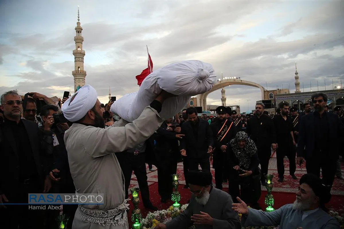 تشییع و تدفین دو شهید گمنام دفاع مقدس در مسجد مقدس جمکران