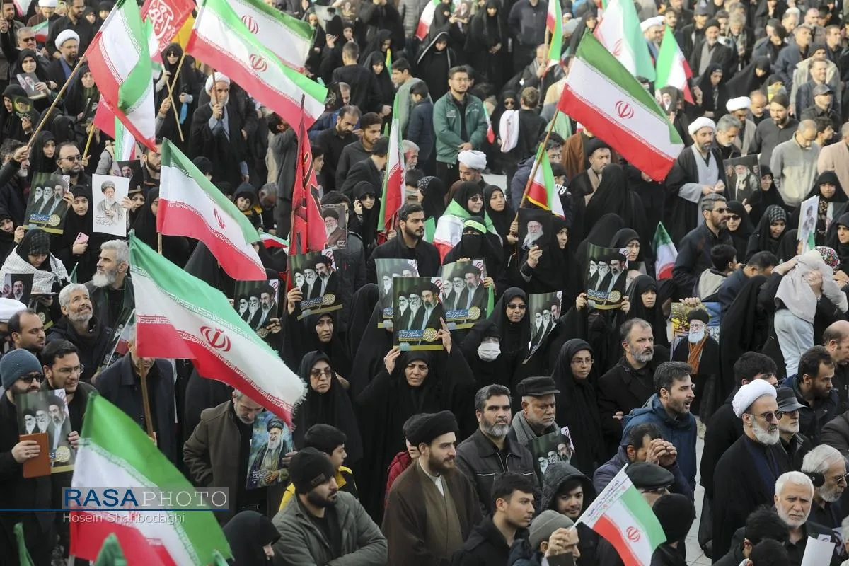 بیعت مردم قم با سومین رهبر معظم انقلاب اسلامی