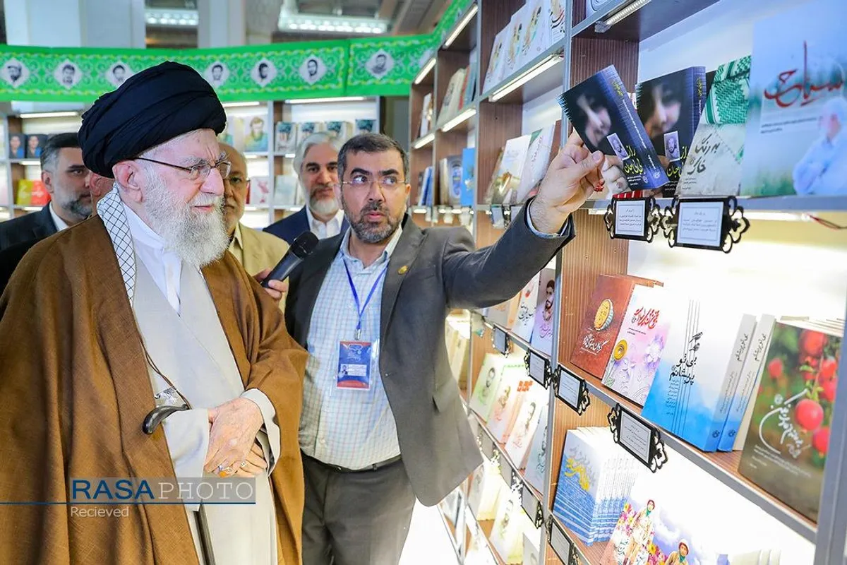 بازدید رهبر معظم انقلاب از سی و پنجمین نمایشگاه بین&zwnj;المللی کتاب تهران