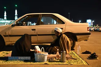 احیا شب قدر پشت در&zwnj;های بسته مسجد مقدس جمکران