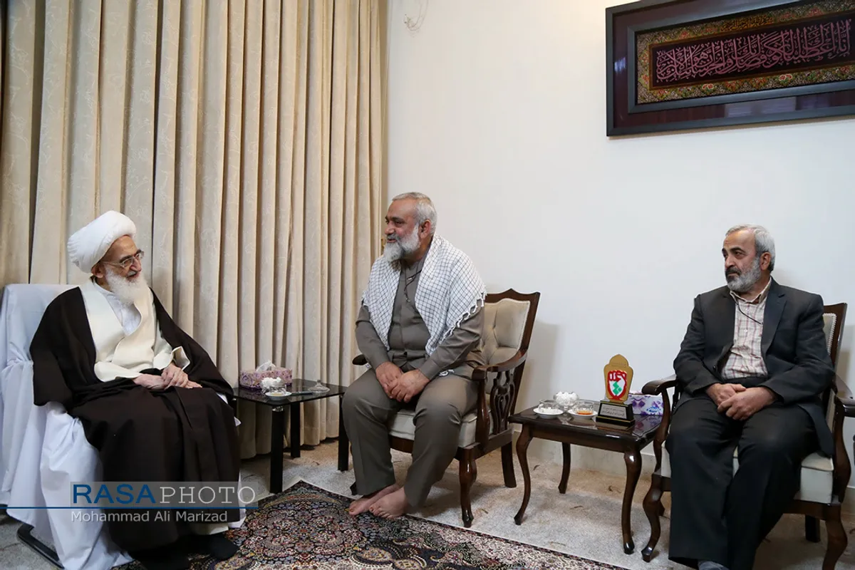 دیدار معاون فرهنگی سپاه با حضرت آیت الله نوری همدانی و آیت الله یزدی