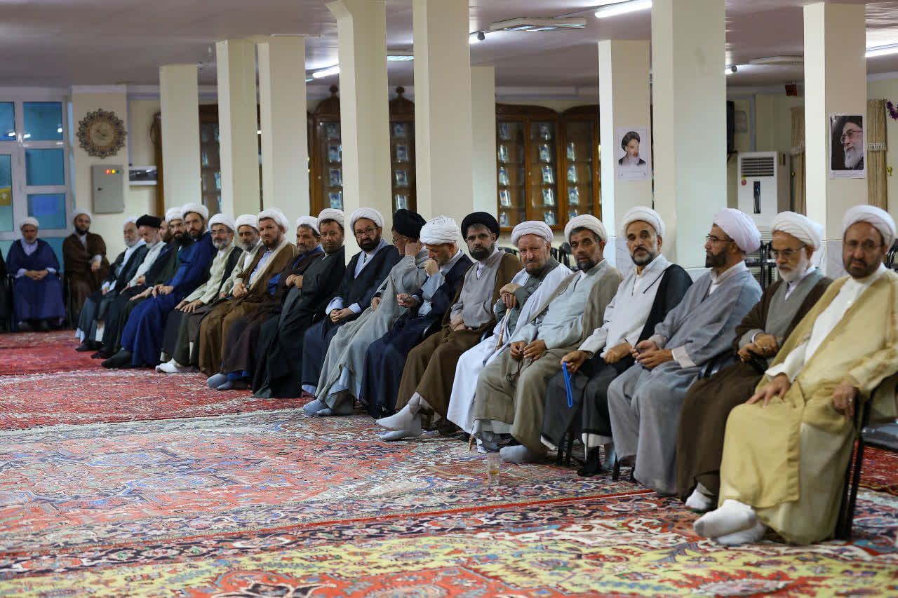حضور امام جمعه تبریز در جمع اساتید، طلاب و فضلای حوزه علمیه+ تصاویر حضور امام جمعه تبریز در جمع اساتید، طلاب و فضلای حوزه علمیه+ تصاویر