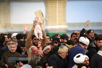 دیدار جمعی از رأی اولی&zwnj;ها و خانواده&zwnj;های شهدا با رهبر انقلاب