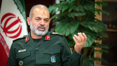 سردار وحیدی: به دشمن یادآوری می کنیم که ملت ایران همیشه پیروز میدان بوده است