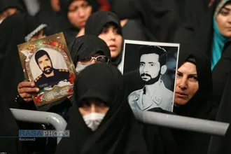 هزاران نفر از مردم شریف استان&zwnj;های &laquo;سیستان و بلوچستان&raquo; و &laquo;خراسان جنوبی&raquo; با حضور در حسینیه امام خمینی با رهبر انقلاب اسلامی دیدار کردند.