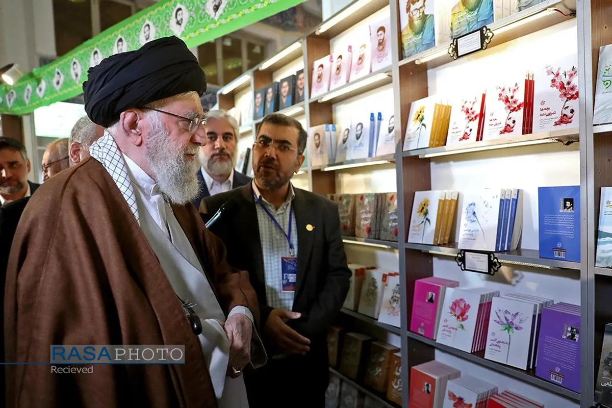 بازدید رهبر معظم انقلاب از سی و پنجمین نمایشگاه بین&zwnj;المللی کتاب تهران