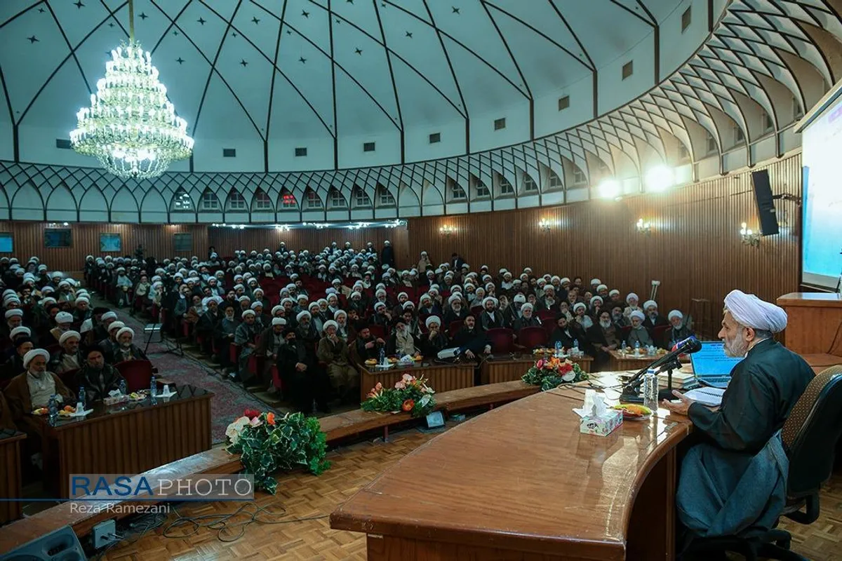 نشست تشکل اساتید سطوح عالی و خارج حوزه علمیه با موضوع "طوفان الاقصی و تحولات جهانی"