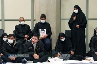دیدار خانواده شهدای حادثه&zwnj; تروریستی شاهچراغ شیراز با رهبر معظم انقلاب