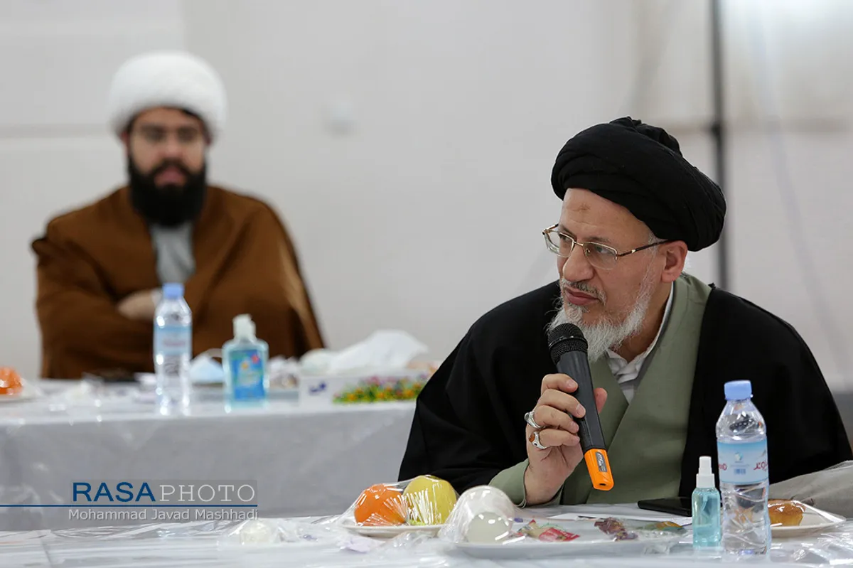 نشست هم اندیشی برگزار کنندگان جشن&zwnj;های زیر سایه خورشید با مدیران مدارس علمیه مشهد&lrm;&lrm;