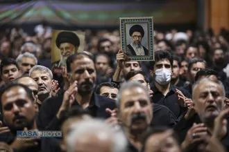 مراسم عزاداری شب تاسوعا در جوار محل شهادت رهبر شهید انقلاب اسلامی