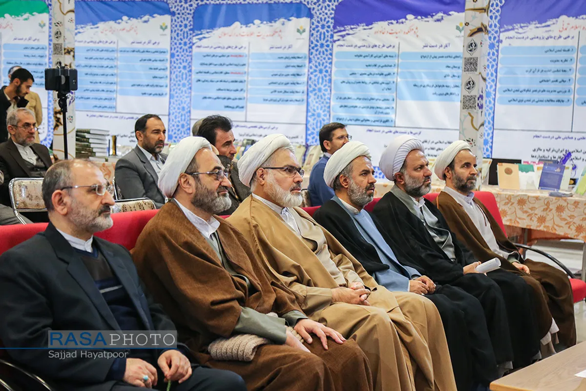 اختتامیه نمایشگاه دستاورد&zwnj;های پژوهشی دفتر تبلیغات&lrm;