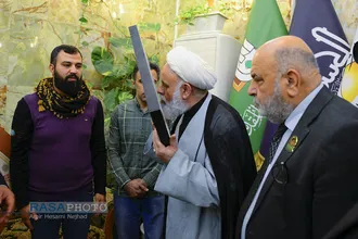 اهداء آثار هنرمندان ایرانی به موزه آستان مقدس حضرت ابا عبد الله (علیه السلام)