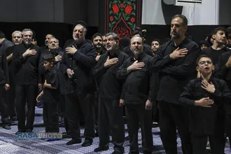 مراسم عزاداری شب تاسوعا در جوار محل شهادت رهبر شهید انقلاب اسلامی