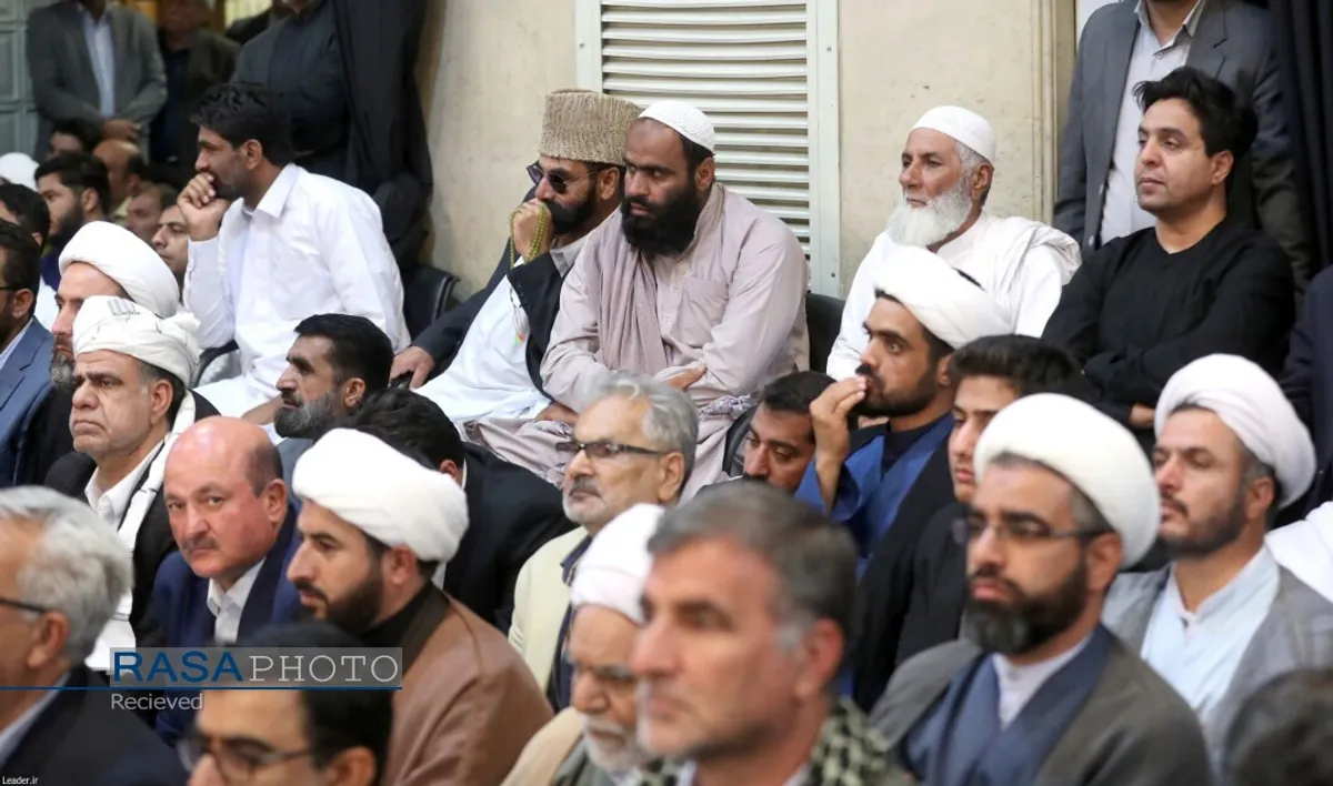 هزاران نفر از مردم شریف استان&zwnj;های &laquo;سیستان و بلوچستان&raquo; و &laquo;خراسان جنوبی&raquo; با حضور در حسینیه امام خمینی با رهبر انقلاب اسلامی دیدار کردند.