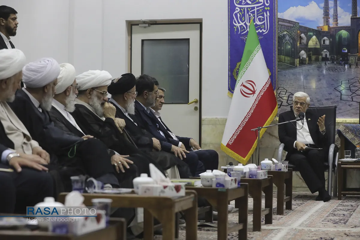 دیدار عارف معاون اول رئیس جمهور با اعضای جامعه مدرسین
