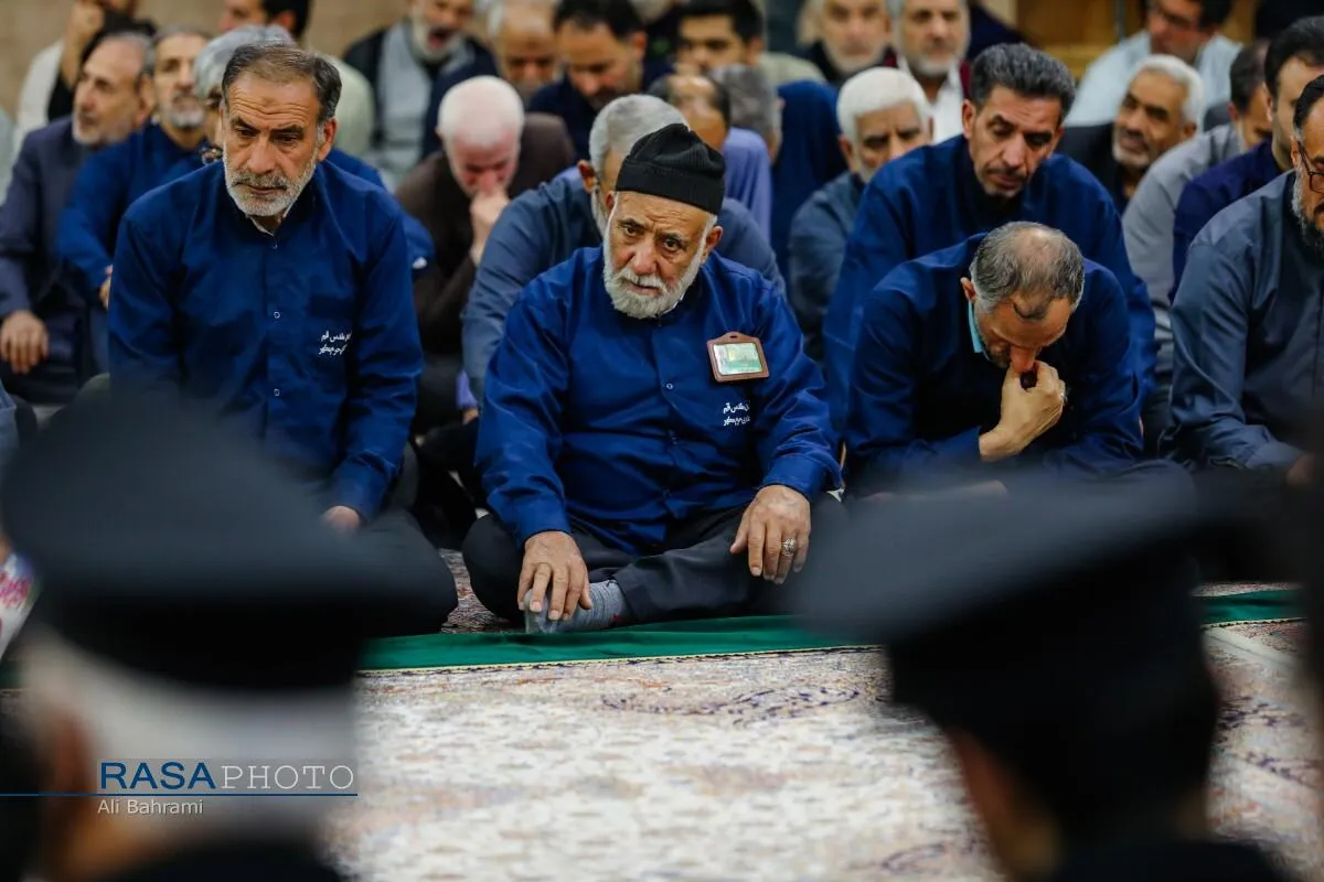 آئین آغاز دهه کرامت در قم